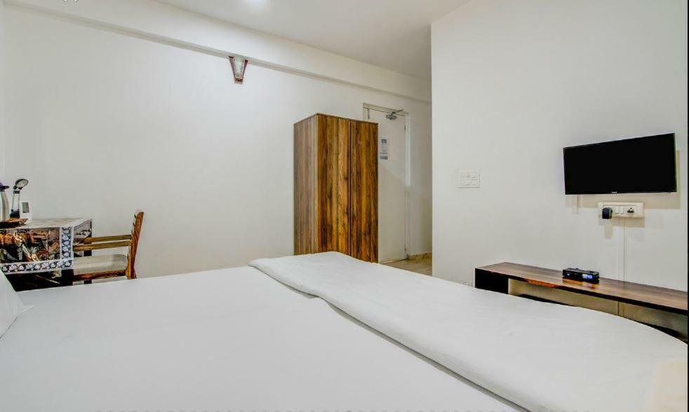 Isec Apartment Mumbai  Buitenkant foto